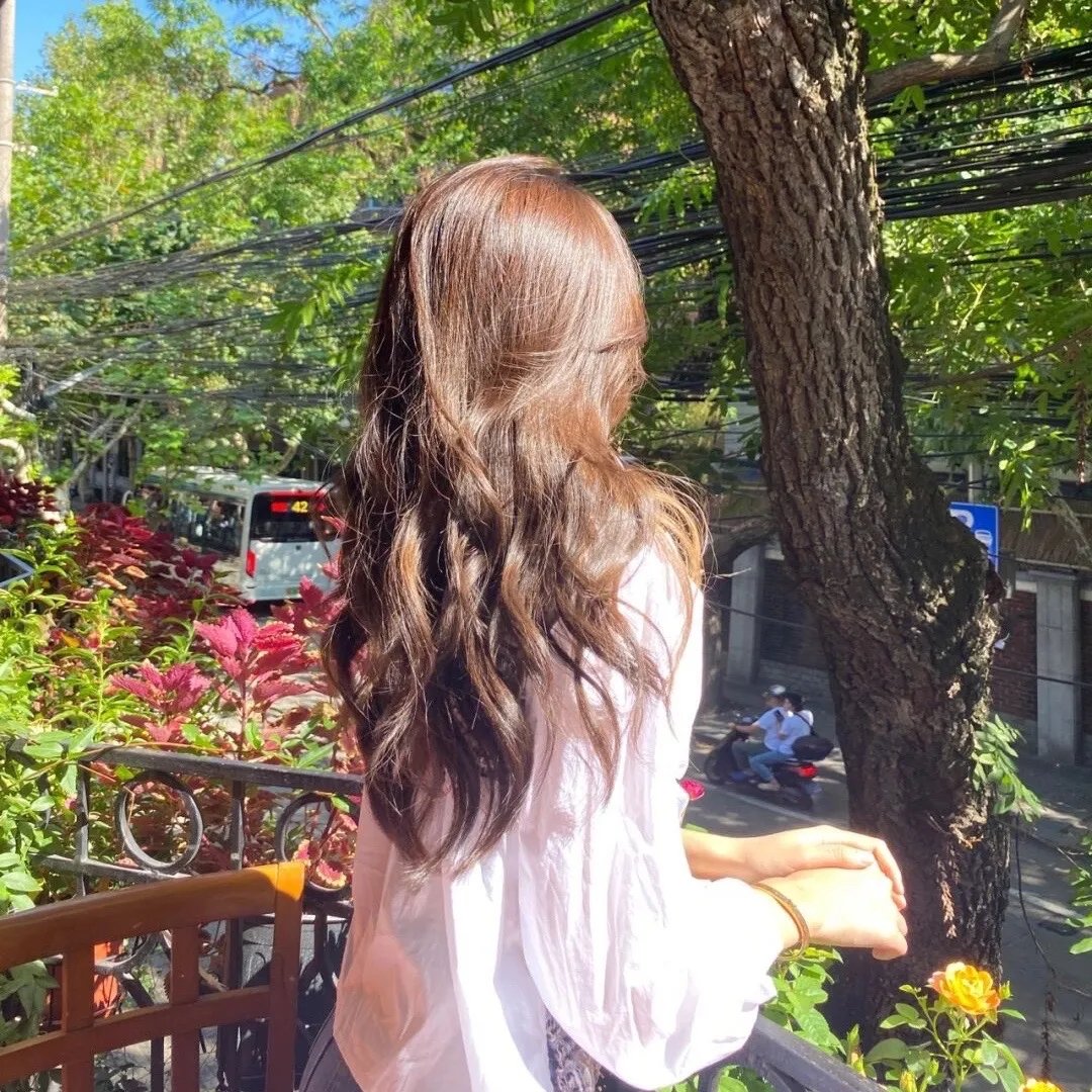 夹缝中活着，小春
